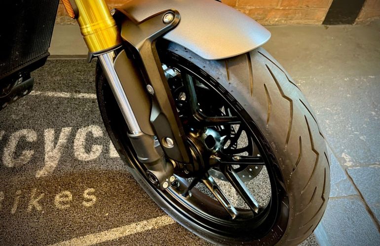 Triumph Speed 400 - Foto #8