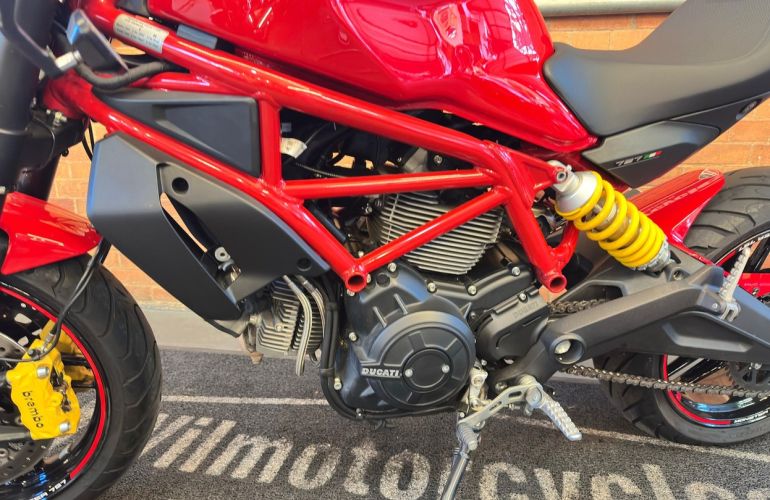 Ducati Monster 797 - Foto #10
