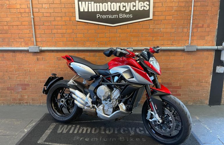 MV Agusta Rivale 800 - Foto #1