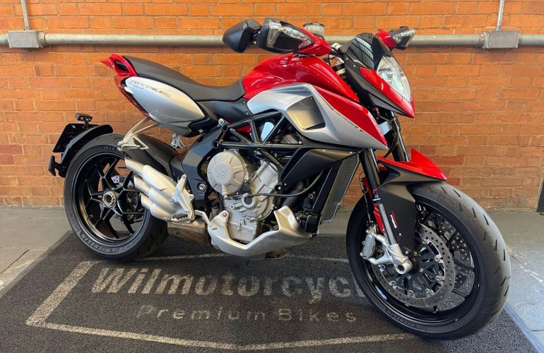 MV Agusta Rivale 800 - Foto #2