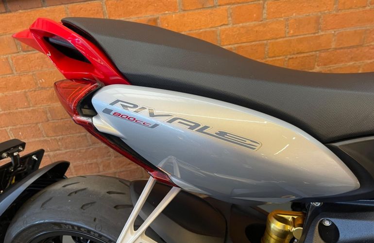 MV Agusta Rivale 800 - Foto #10