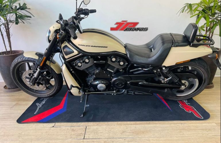 Harley-Davidson Night Rod Special - Foto #5