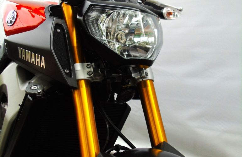 Yamaha MT 09 - Foto #8