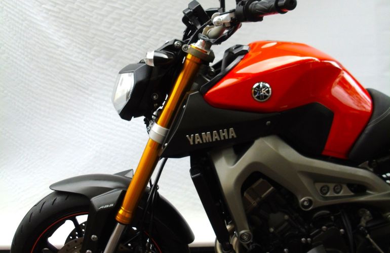 Yamaha MT 09 - Foto #9