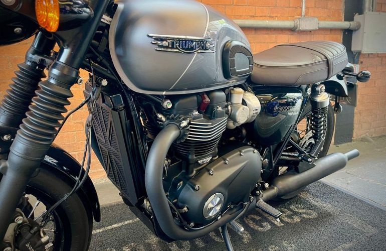 Triumph Bonneville T120 Black 1200 - Foto #2