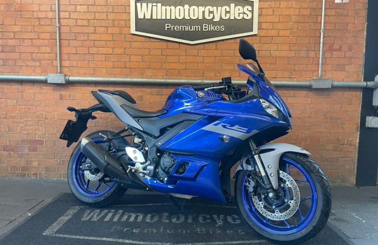 Yamaha YZF R3 (ABS) - Foto #1