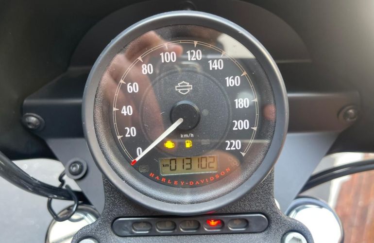 Harley-Davidson Sportster Iron 1200 - Foto #4