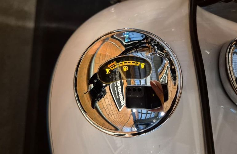 Harley-Davidson Softail Deluxe - Foto #10