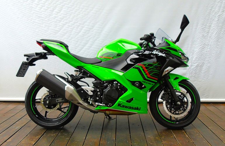 Kawasaki Ninja 400 KRT EDITION - Foto #1
