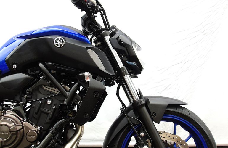 Yamaha MT 07 (ABS) - Foto #9