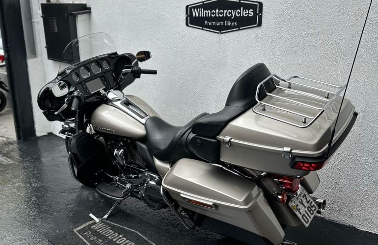 Harley-Davidson Electra Glide Ultra Limited - Foto #2