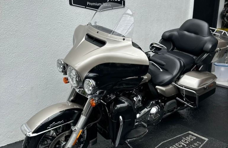 Harley-Davidson Electra Glide Ultra Limited - Foto #3