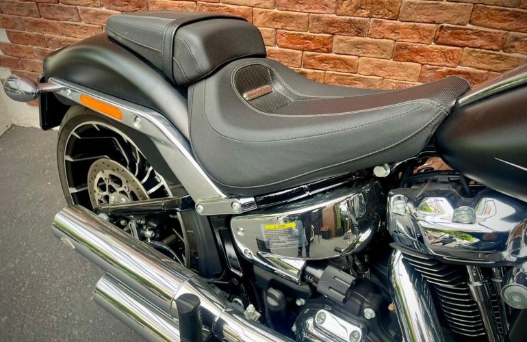 Harley-Davidson Softail Breakout - Foto #2