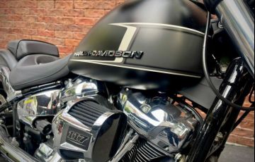 Harley-Davidson Softail Breakout - Foto #3
