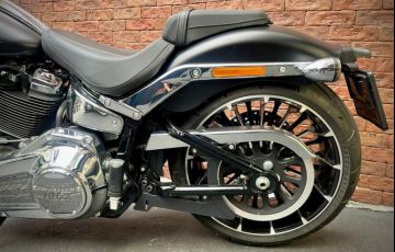 Harley-Davidson Softail Breakout - Foto #10