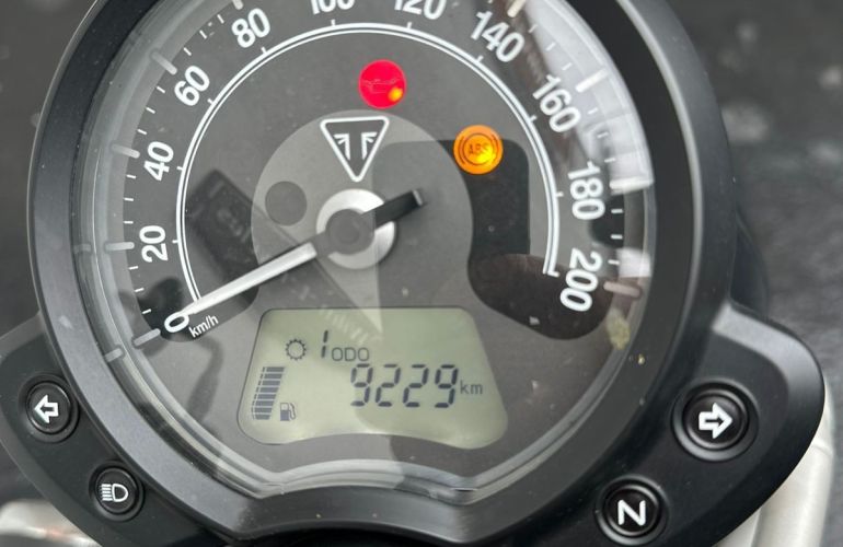 Triumph Street Scrambler - Foto #4