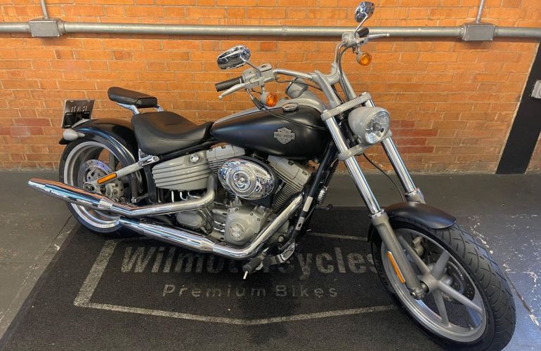 Harley-Davidson Softail Rocker - Foto #1